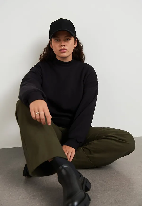 Basic oversized sweater