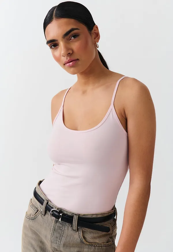 Basic strap singlet