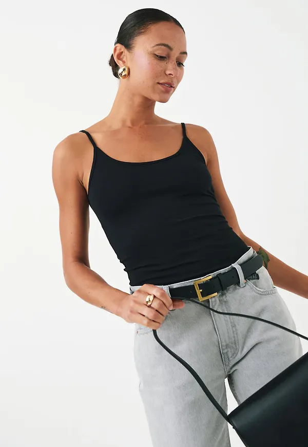 Basic strap singlet