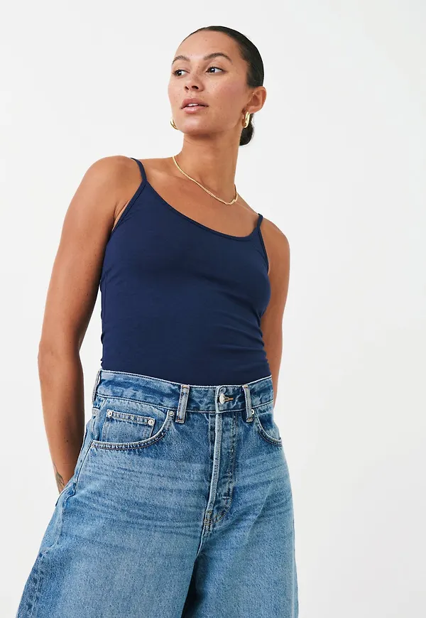 Basic strap singlet