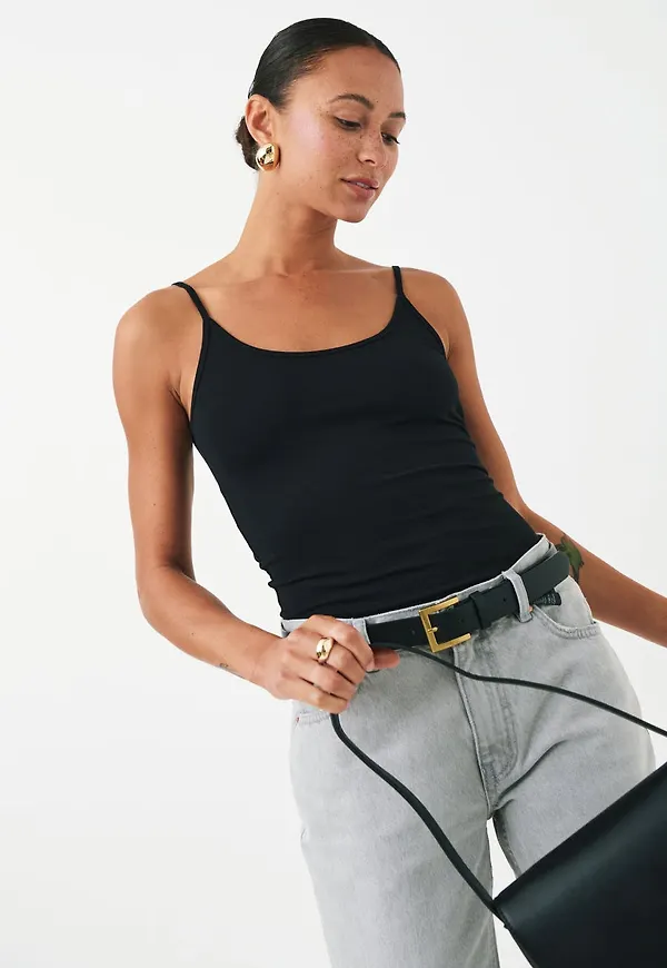 Basic strap singlet
