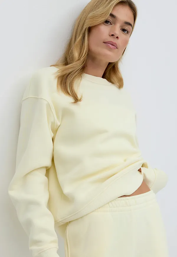Basic sweater