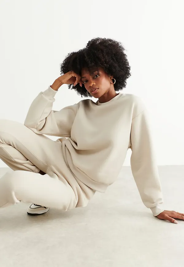 Basic sweater