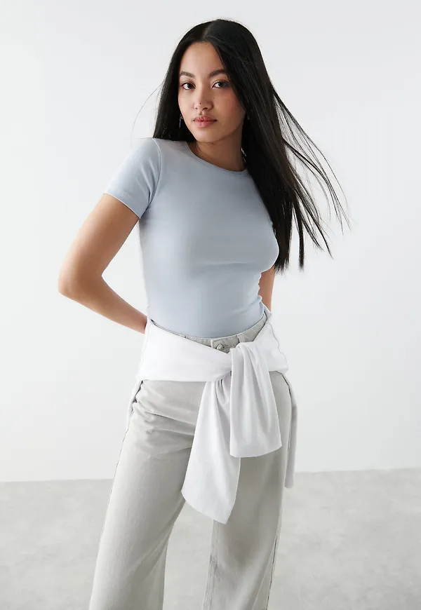 Basic tight top