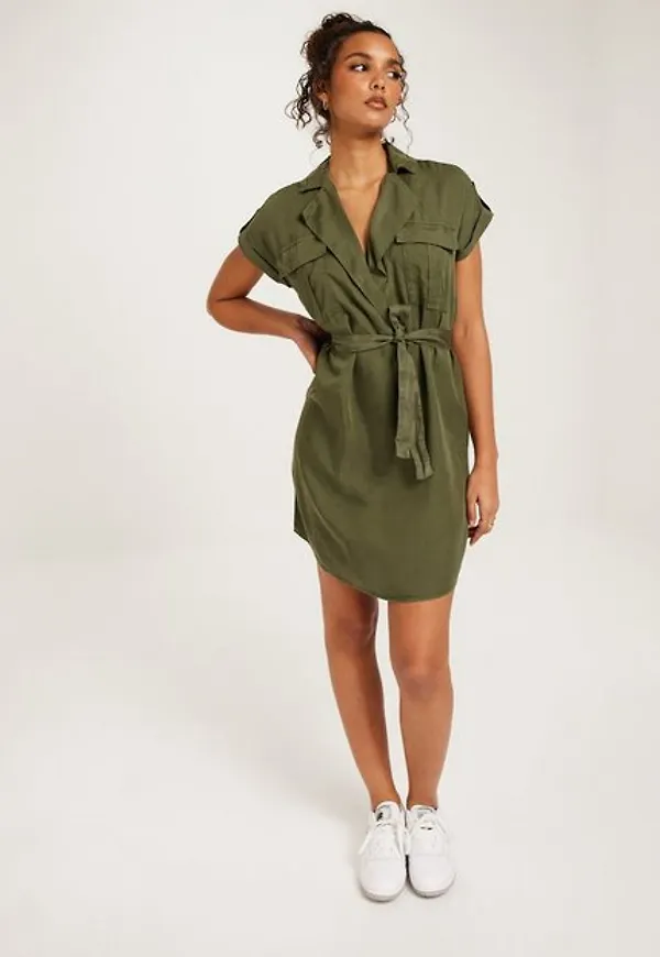 Noisy May Nmvera S/S Endi Tencel Shirt Dress Klänning Mörk Grön