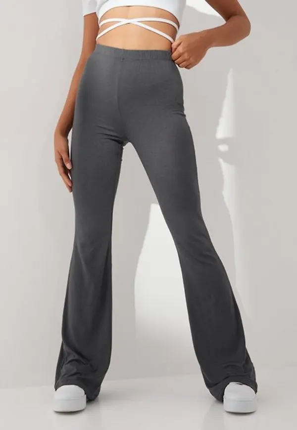 NLY Trend Show Pants Byxor Offblack