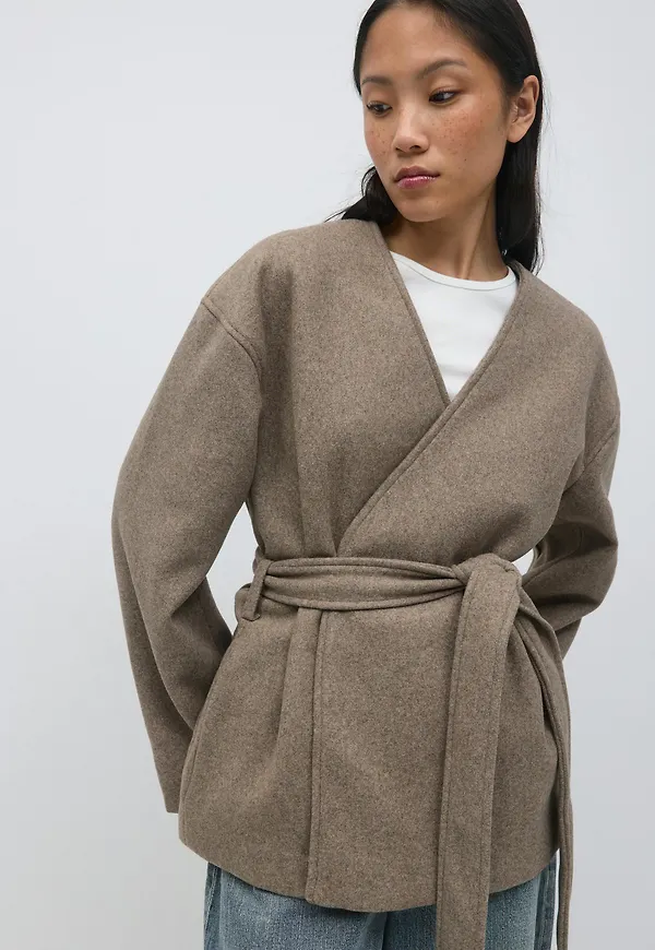 Belted short coat