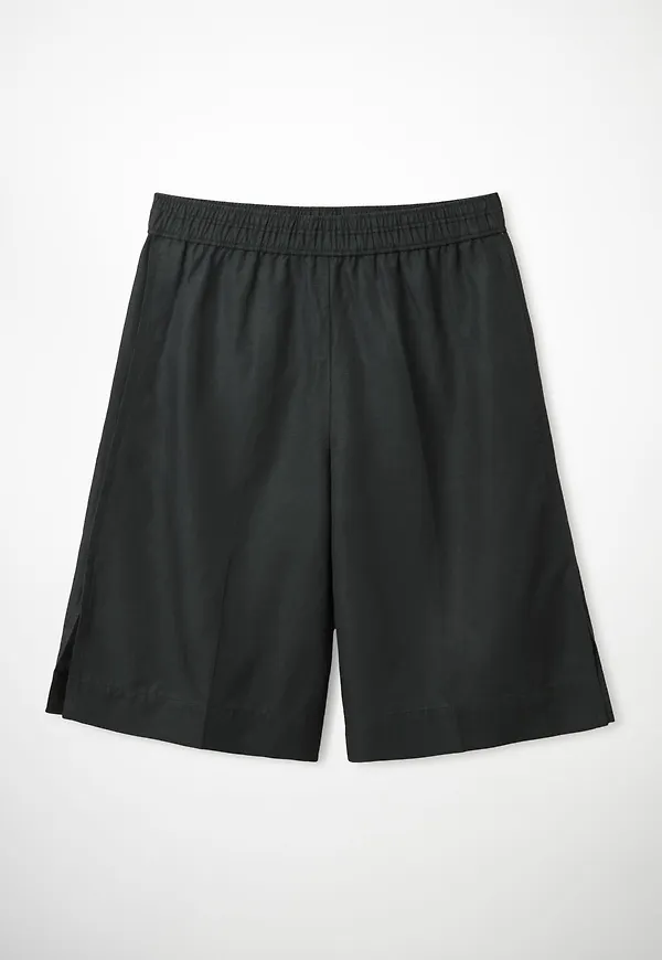 BERMUDA SHORTS
