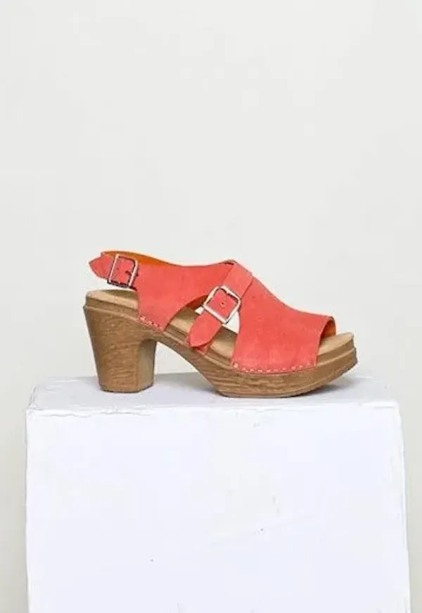 Bibbi Red