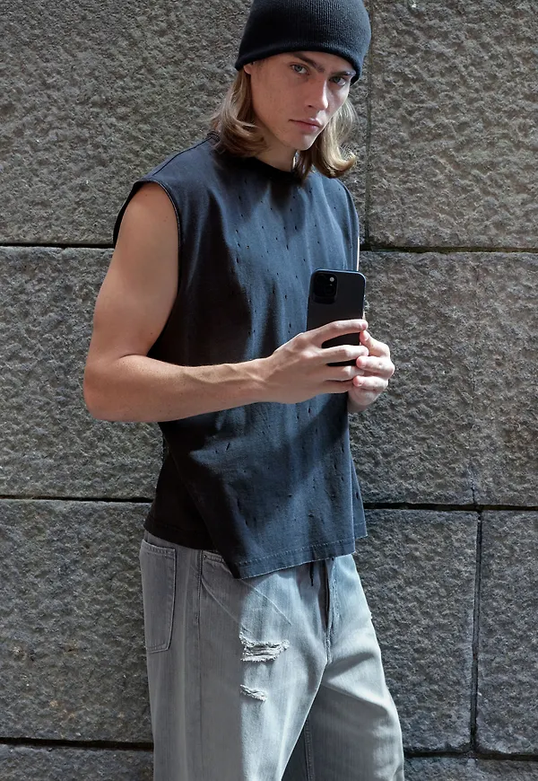 BILLIE SLEEVELESS OVERSIZED TOP
