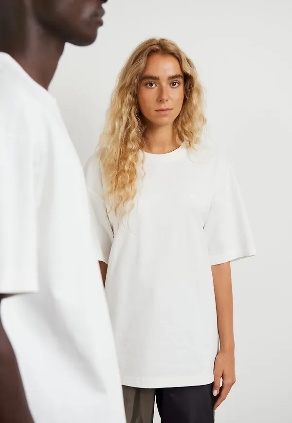 Billie tee