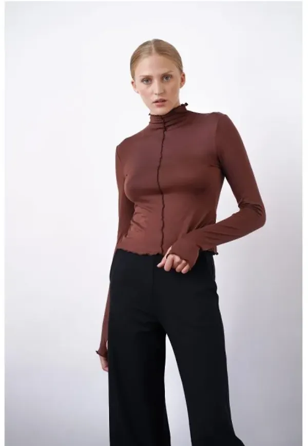 Biora Crop Top - Chocolate