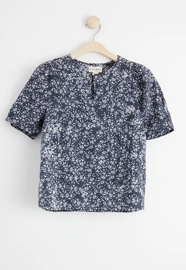 Blommig kortärmad topp