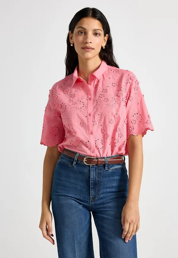 Blus med broderie anglaise