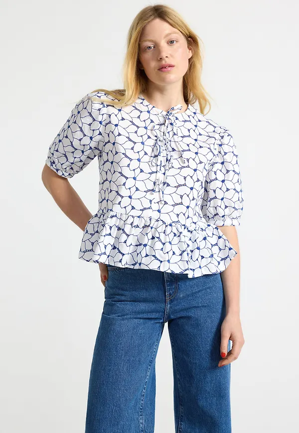 Blus med hålbroderi