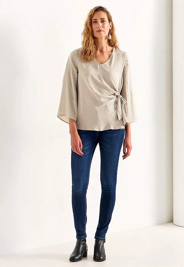 Blus med knytband