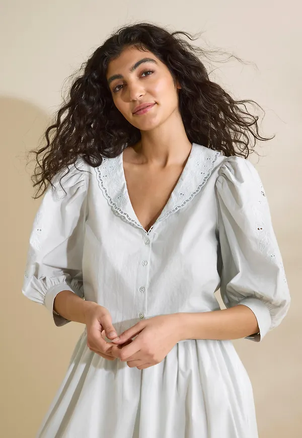 Blus med puffärm – Curated by Elsa & Sofia