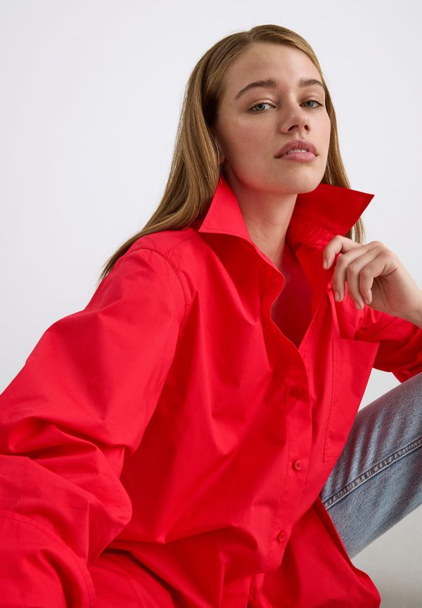Bomullsskjorta i oversize-modell