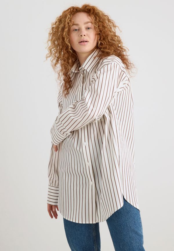 Bomullsskjorta i oversize-modell