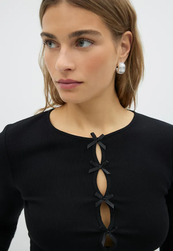 Bow top