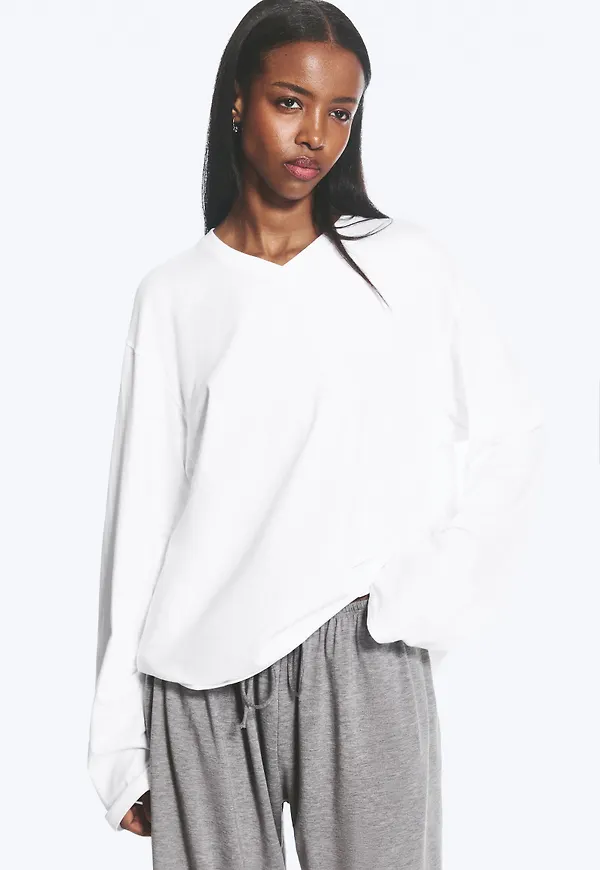 Boxy V-neck Long-sleevd T-shirt