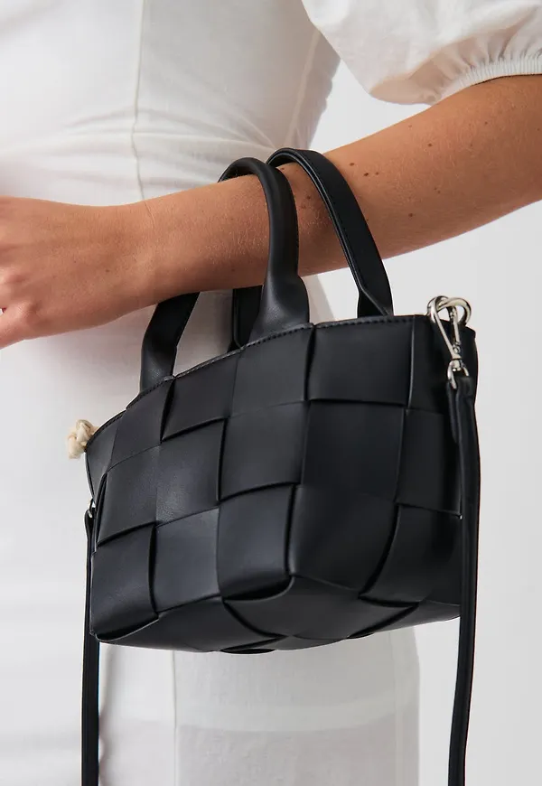 Braided pu bag