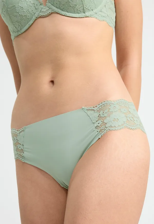 Brazilian regular trosa invisible
