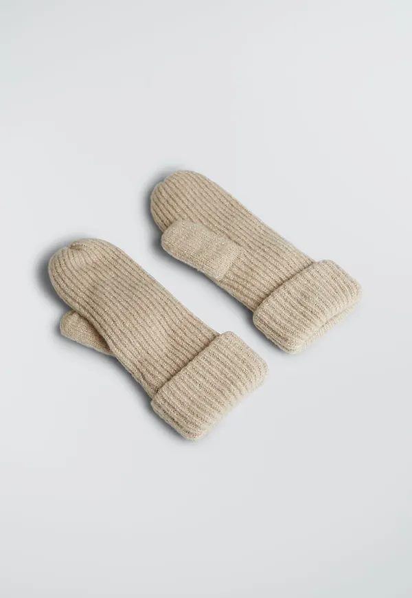 Brianna mittens
