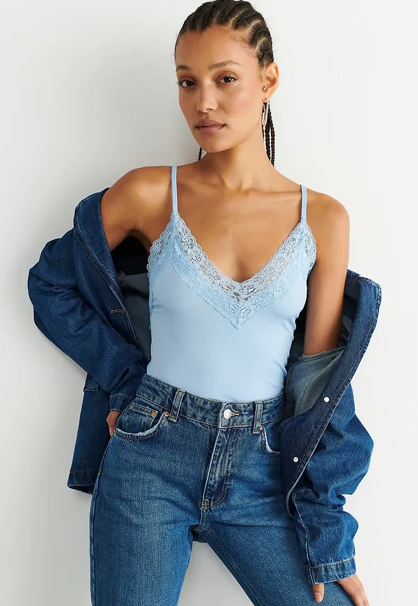 Brie singlet