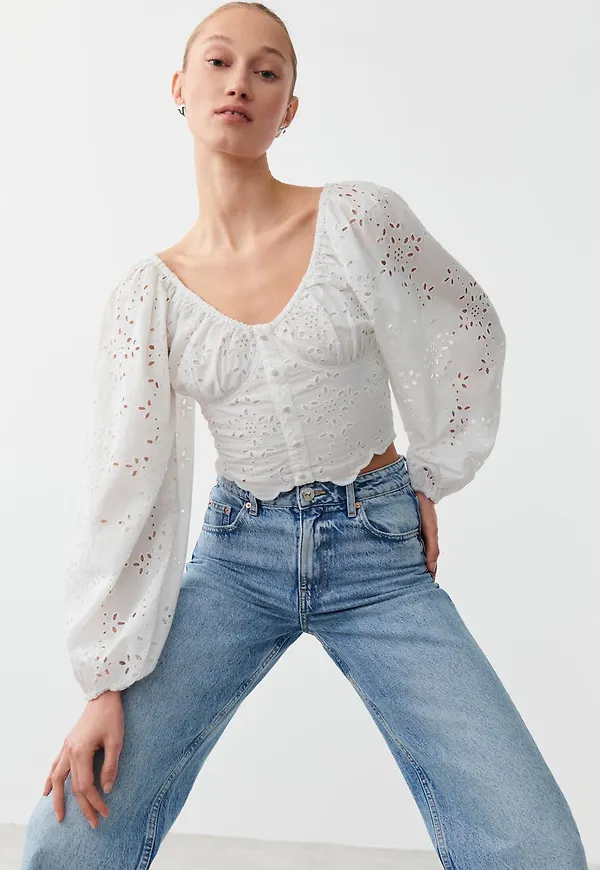 Broderie anglaise blouse