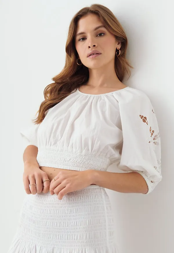 Broderie anglaise top