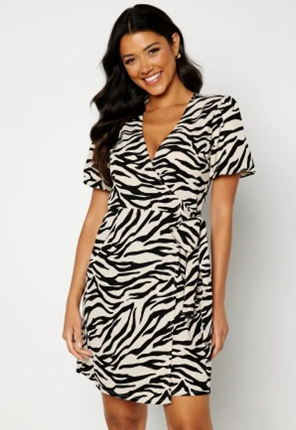 Bubbleroom Care Tuva Dress Zebra 46