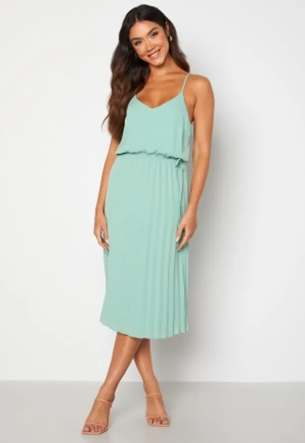 Bubbleroom Occasion Gwyneth Pleated Dress Dusty green 46