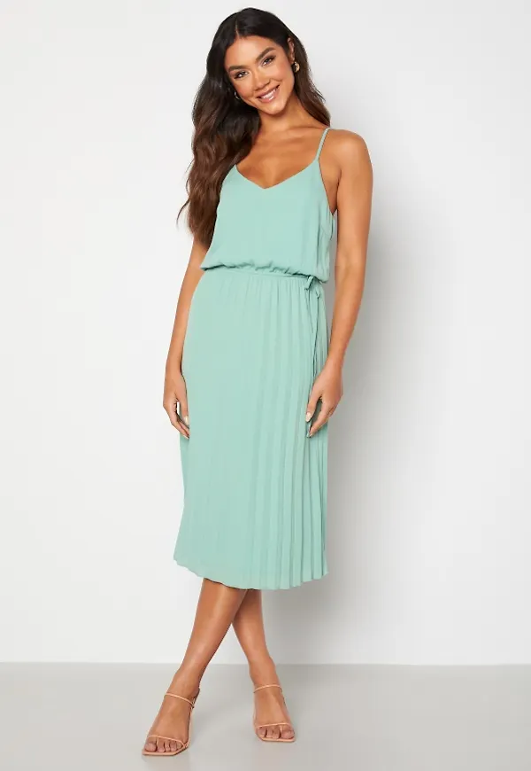 Bubbleroom Occasion Gwyneth Pleated Dress Dusty green 40