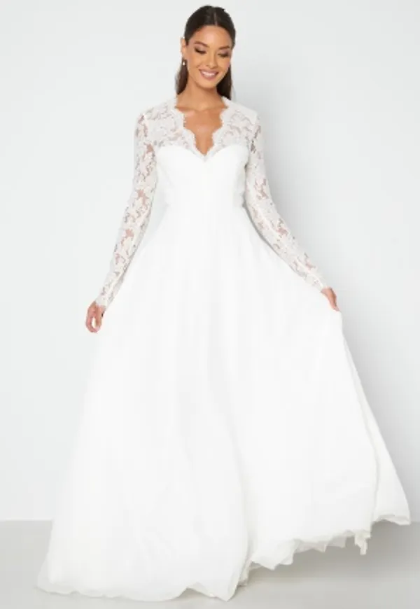 Bubbleroom Occasion Scallop V-Neck Lace Gown White 34