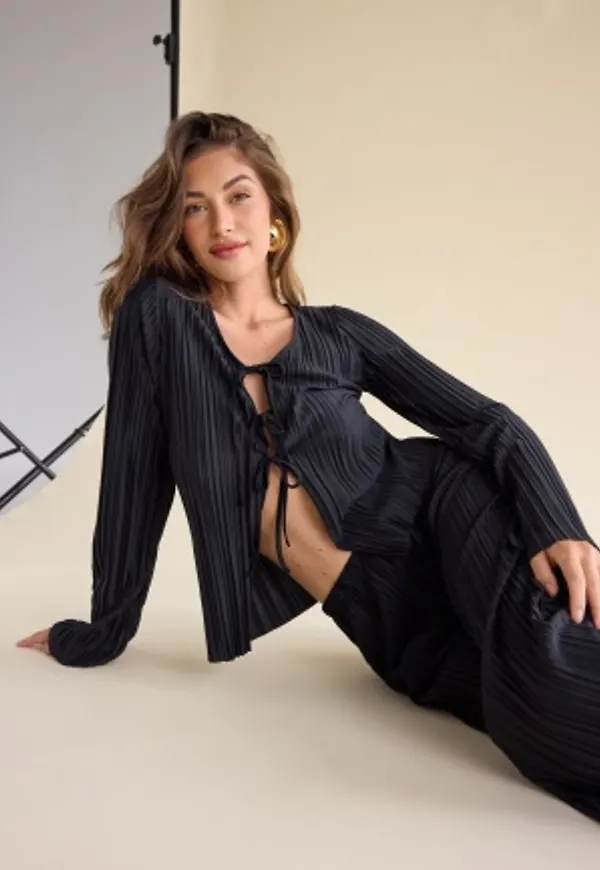 BUBBLEROOM Pleated Tie Cardigan Top Black XS