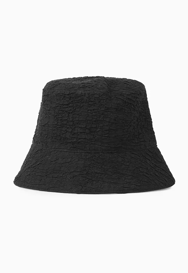 BUCKET HAT