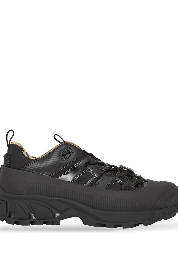 Burberry Arthur grova sneakers - Svart