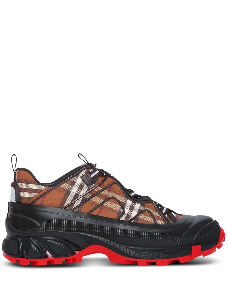 Burberry Arthur vintagerutiga sneakers - Brun