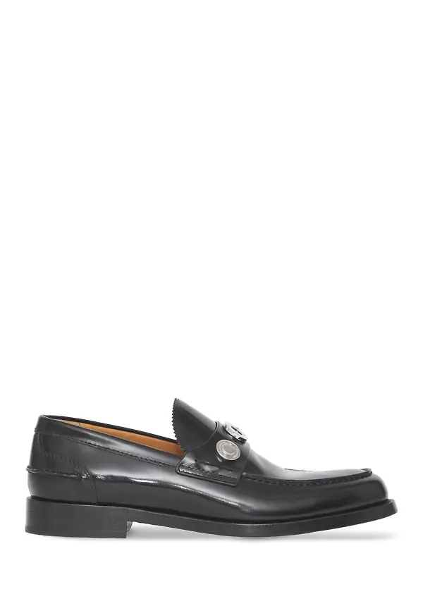 Burberry loafers med logotyp och nitar - Svart