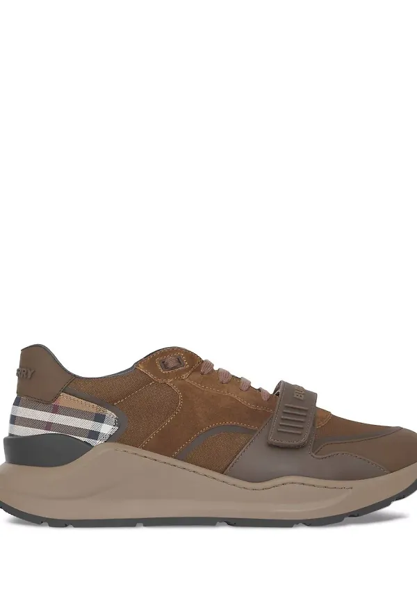 Burberry låga sneakers med panel - Brun