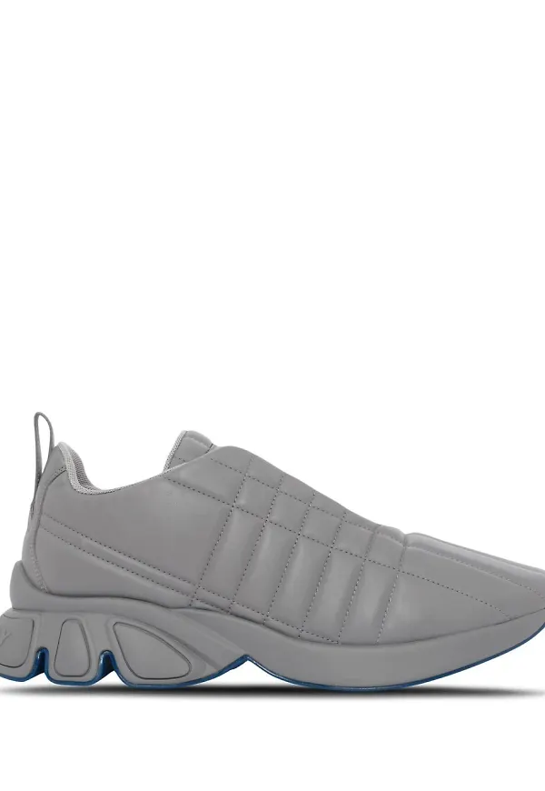 Burberry quiltade grova sneakers - Grå