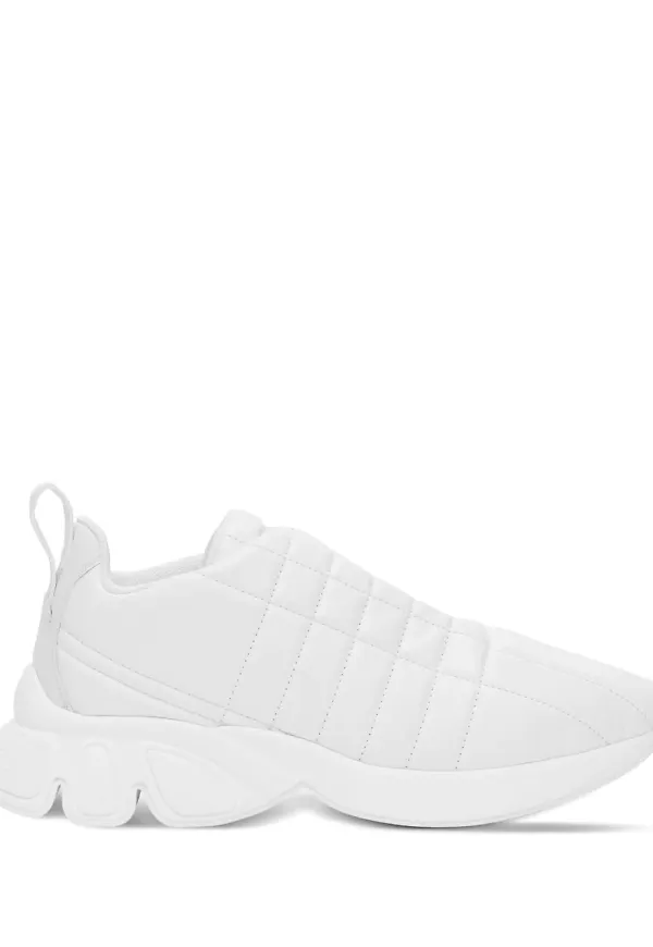 Burberry quiltade sneakers med snörning - Vit