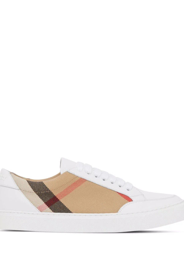 Burberry rutiga sneakers med karakteristiskt rutmönster - Vit