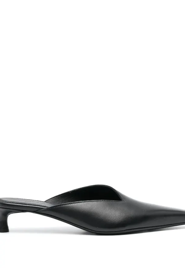 By Malene Birger spetsiga slip-ons - Svart