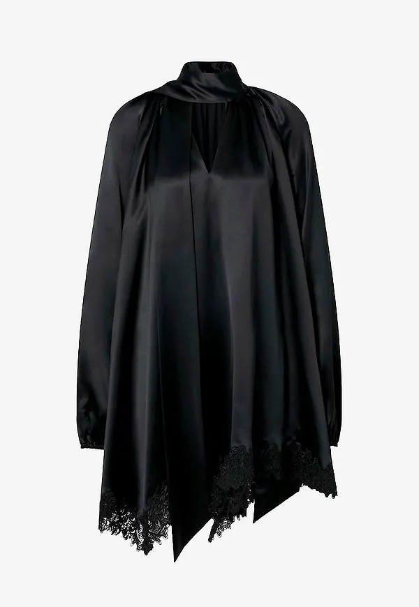 By Malina - Klänning Norea Lace Hem Satin Mini Dress - Svart