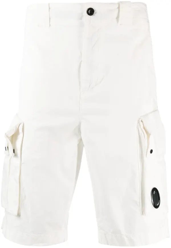 C.P. Company cargoshorts med logotypplakett - Vit