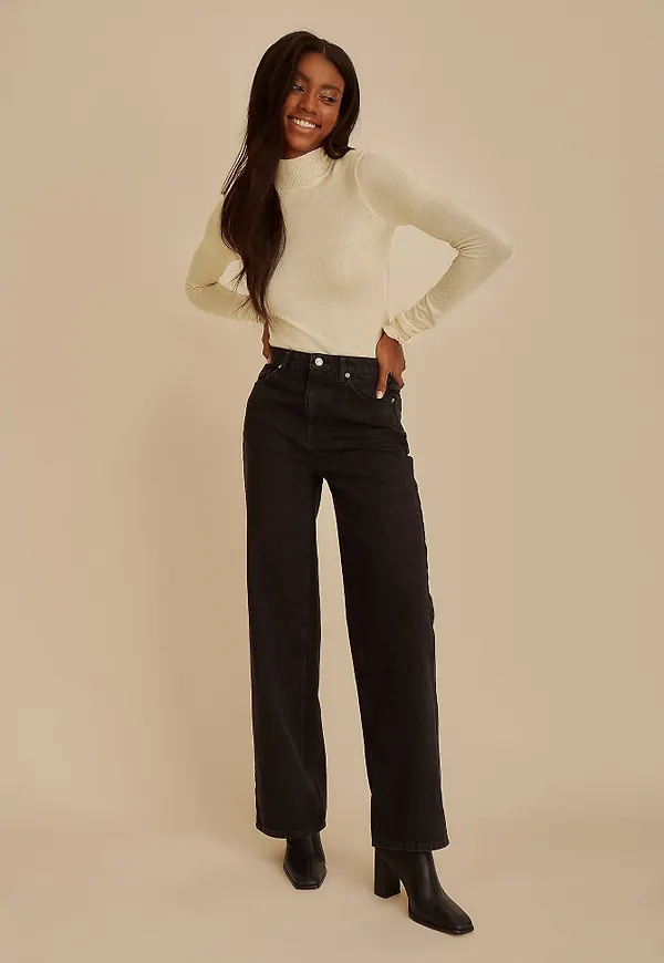 Viktoria & Charline x NA-KD Ekologiska denim med vida ben - Black
