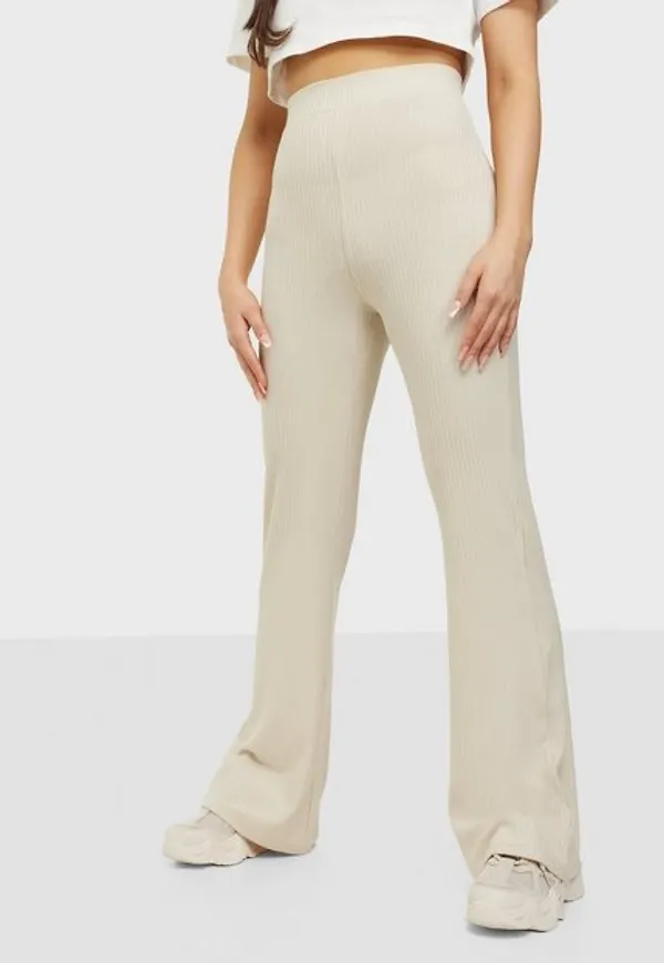 NLY Trend Good To Be True Pants Byxor Creme