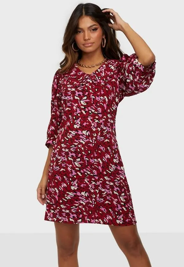 Only Onlnova Lux 3/4 Kim Dress Aop Wvn Loose fit dresses
